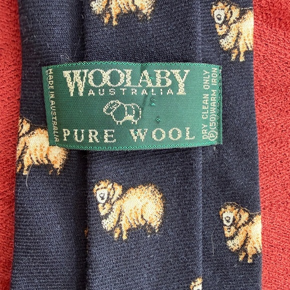 Unique Woolaby Necktie Pure Wool, Made in Australia Novelty Design Rams Sheep - Picture 7 of 9